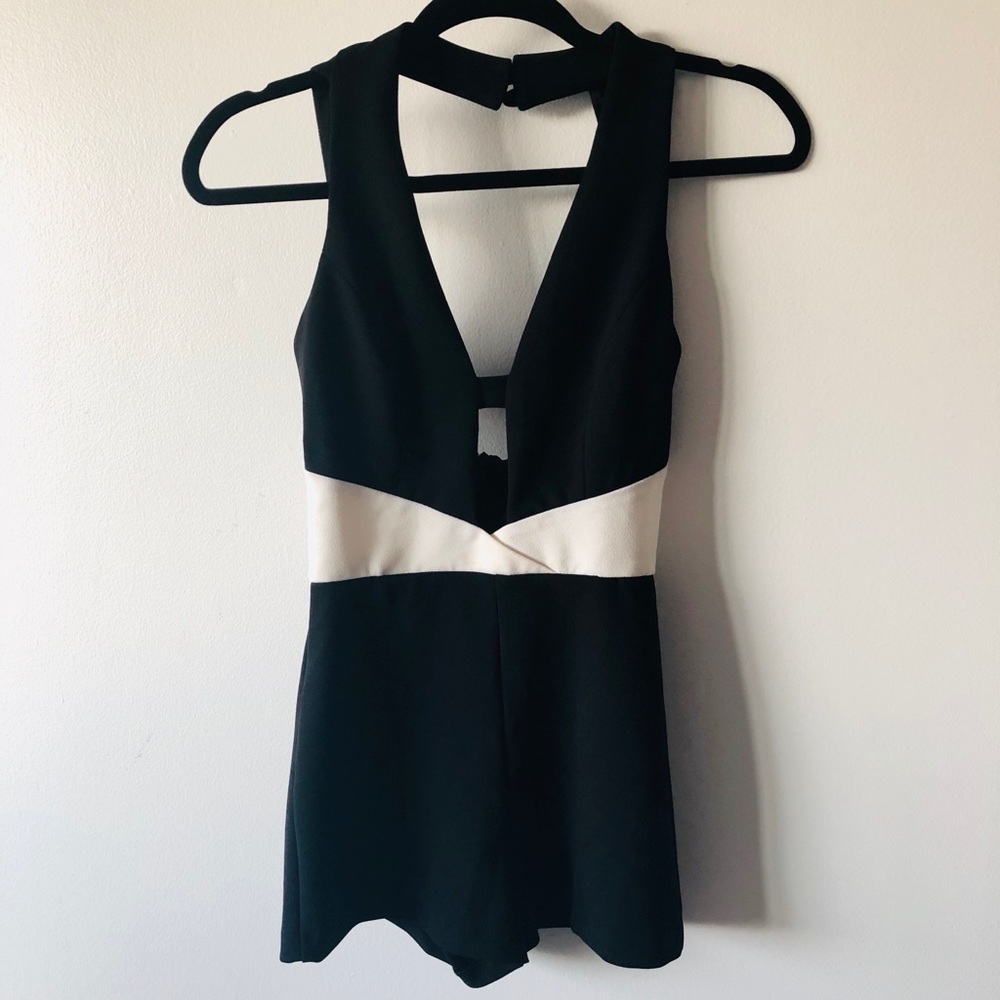 🆕Miss Selfridge Monochrome Plunge Playsuit